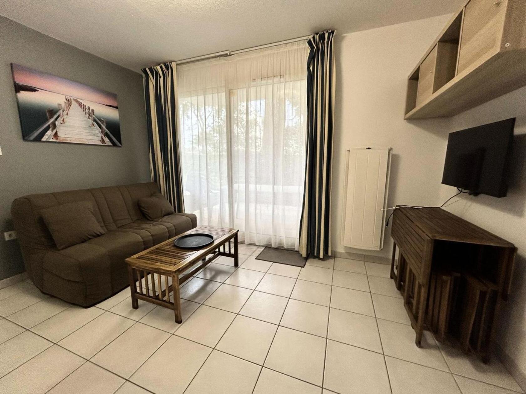 Ker Juliette - - Ker Juliette Mae-9721 Apartment